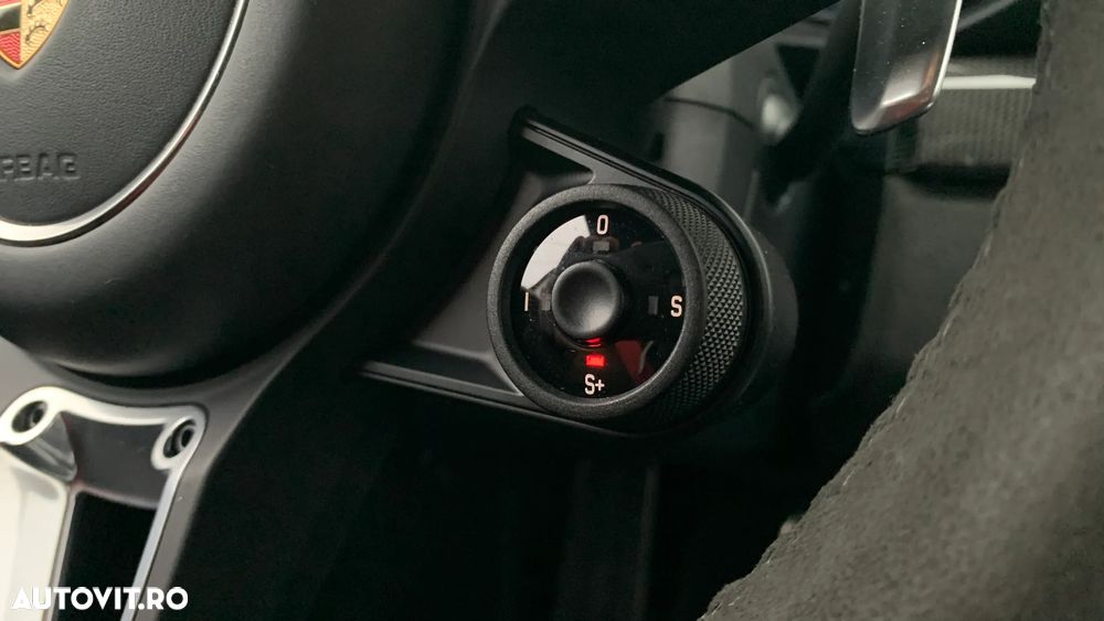 Porsche Cayman 718 GTS 4.0 PDK - 25