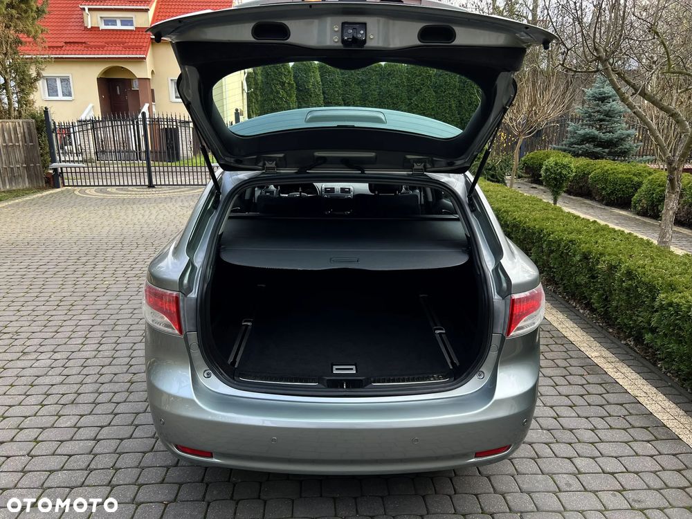 Toyota Avensis Combi 1.8 Multidrive S Executive - 12