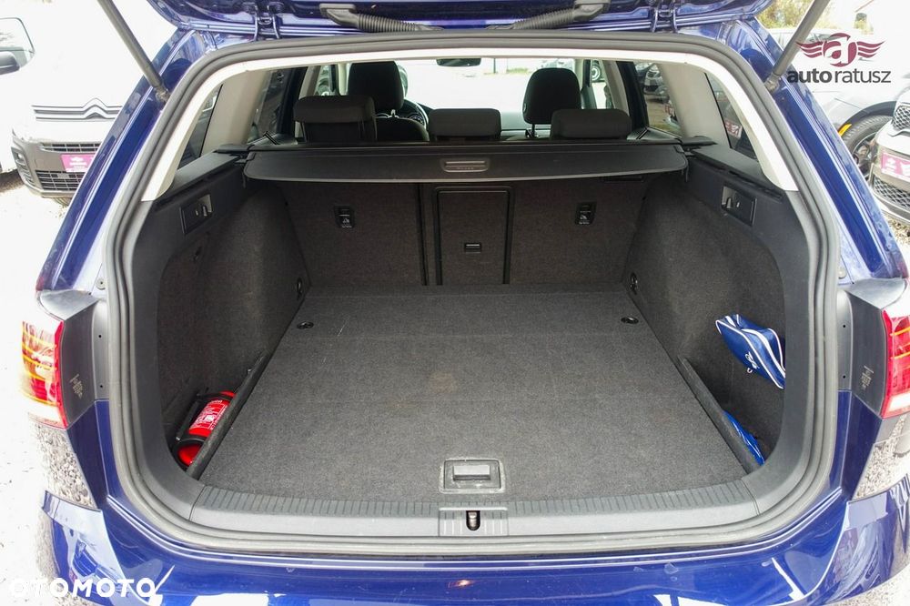 Volkswagen Golf - 11