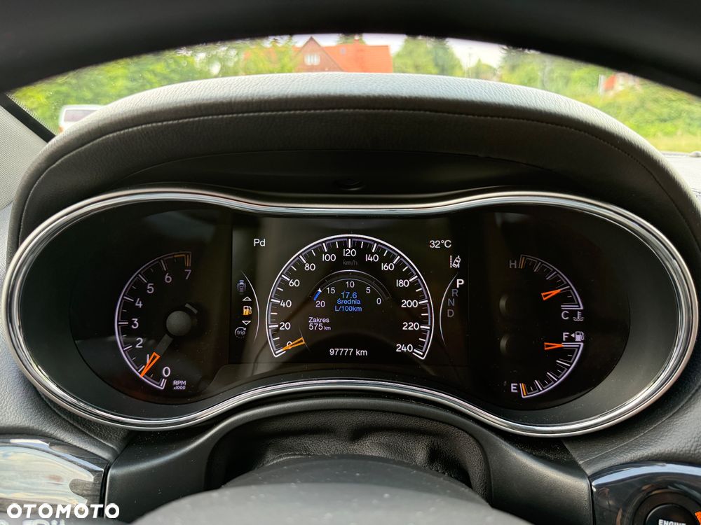 Jeep Grand Cherokee - 16