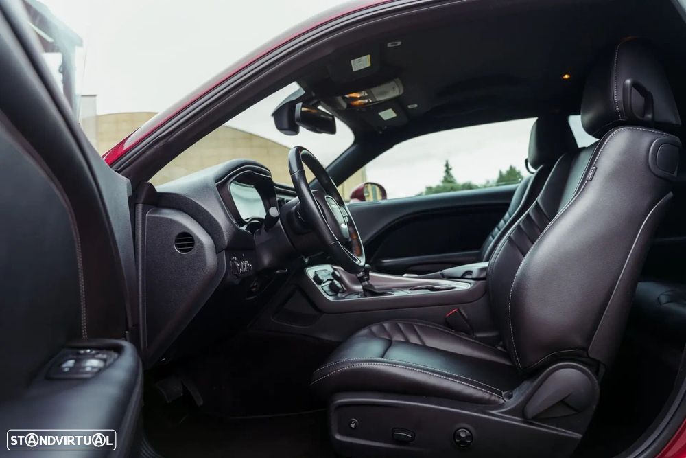 Dodge Challenger - 19