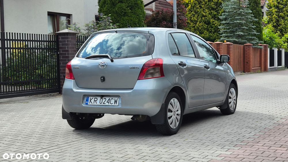 Toyota Yaris - 4