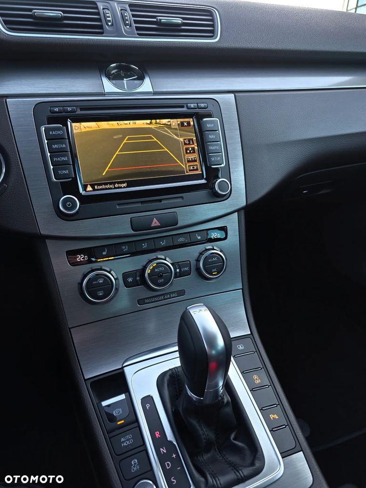 Volkswagen Passat 2.0 TDI Comfortline DSG - 19