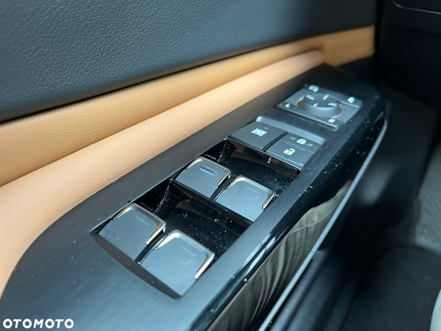 Lexus ES 300h Business Edition - 34
