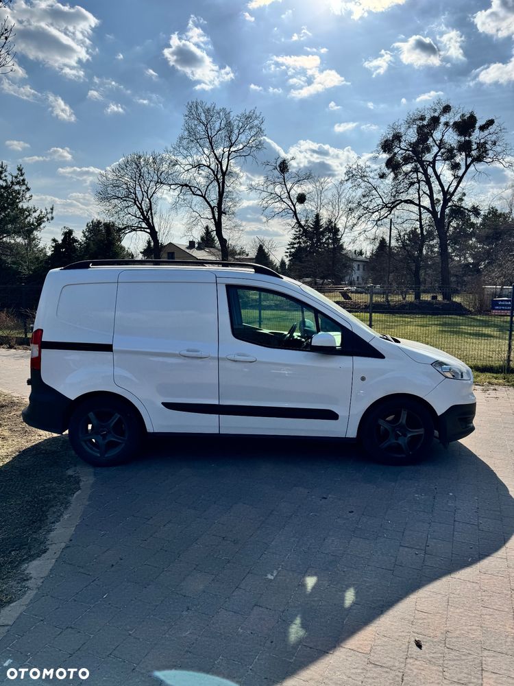Ford Transit Courier - 4