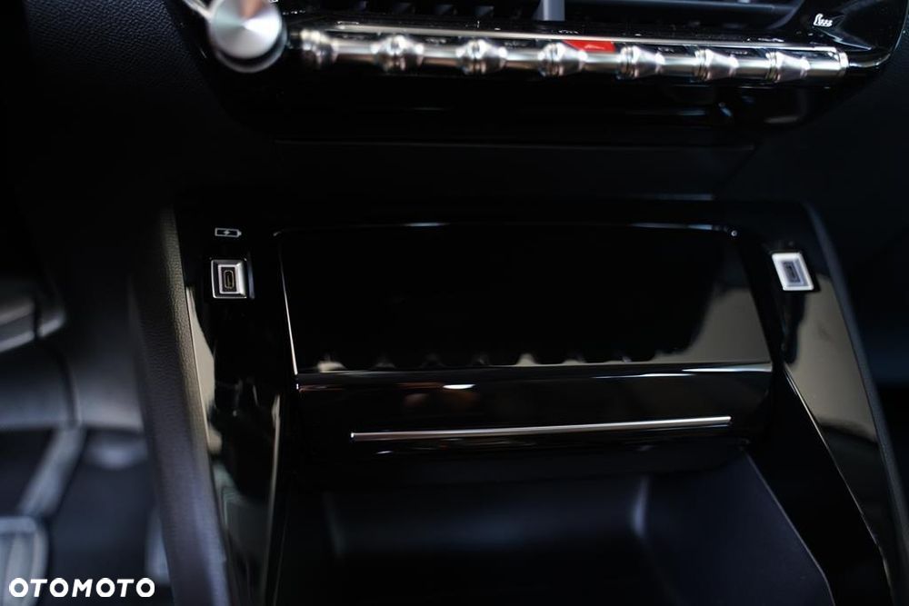 Peugeot 208 1.2 mHEV Allure - 28