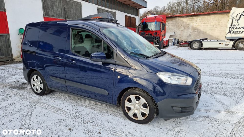 Ford Transit Courier - 14