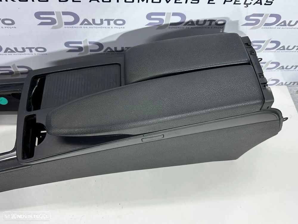 Consola Central + Apoio Braço - Mercedes C (W204) - 2