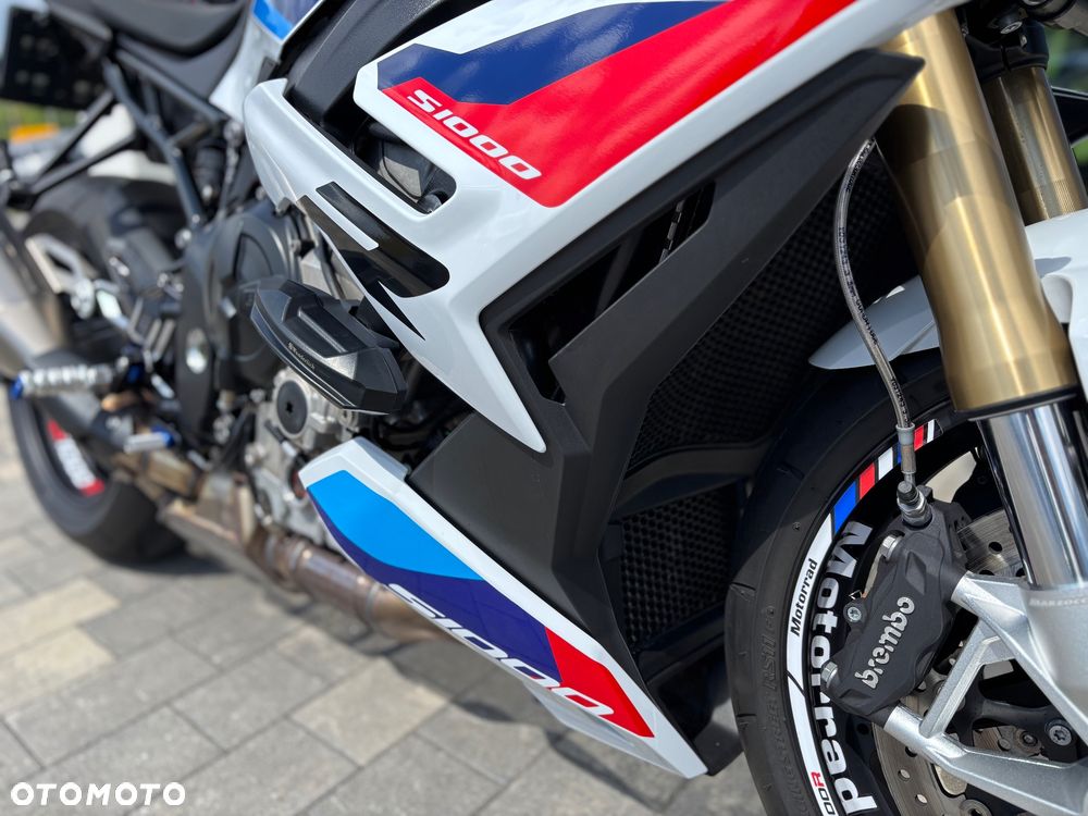 BMW S - 13