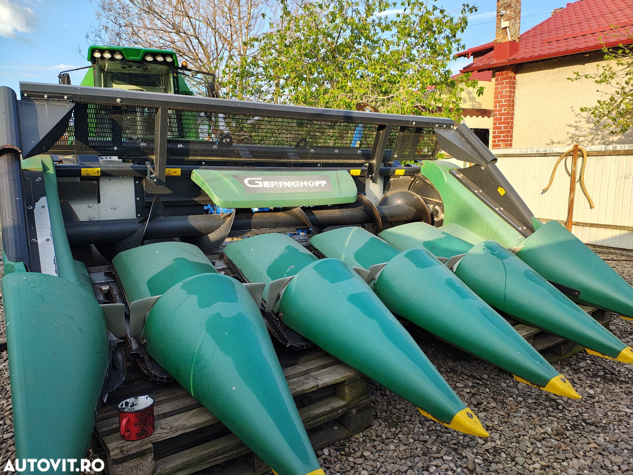 John Deere W330 - 17