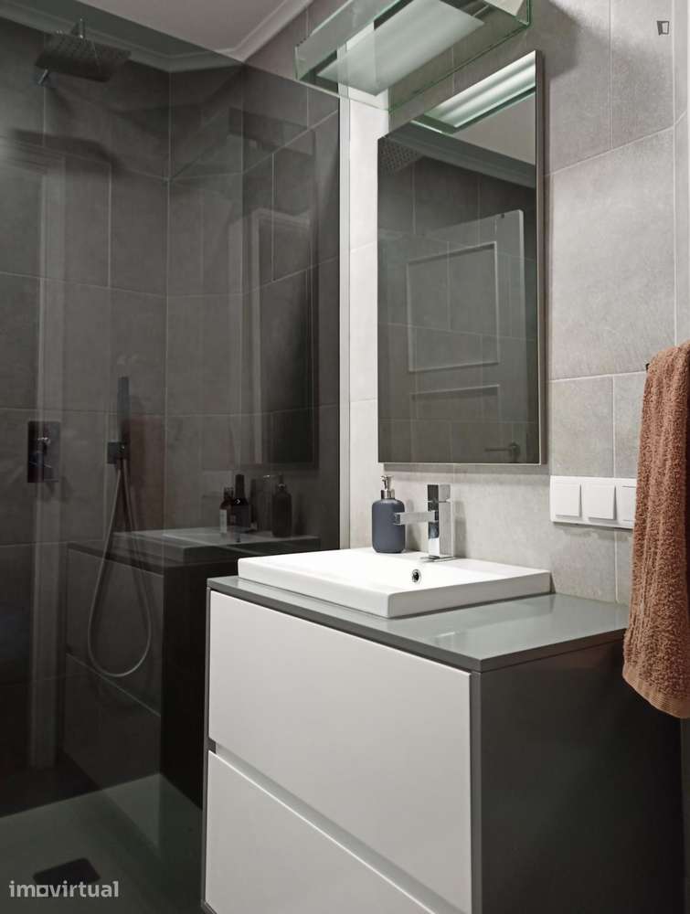Quarto - localizado em Roma-Areeiro Lisbon - Grande imagem: 2/13