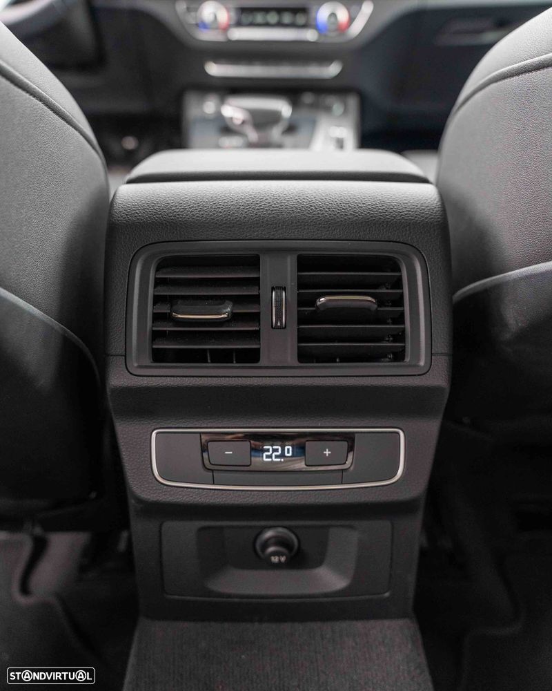 Audi Q5 2.0 TFSI Hybrid quattro S-line Tiptronic - 23