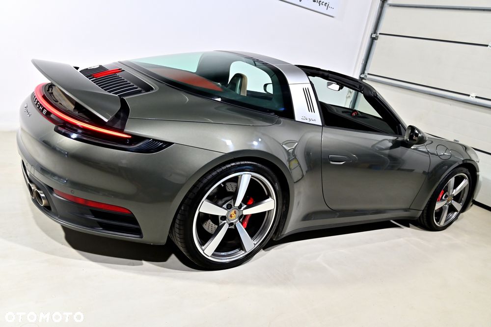 Porsche 911 Targa 4S - 33