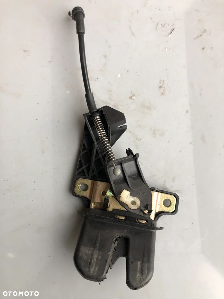 Zamek Klapy Bagażnika Audi A4 B6 Sedan 8E5827505B - 2