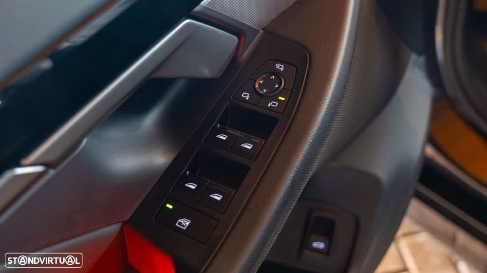 BMW 520 d Pack Desportivo M - 12