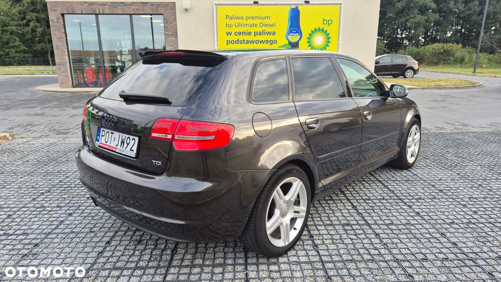 Audi A3 Sportback 1.6 TDI Ambiente - 4