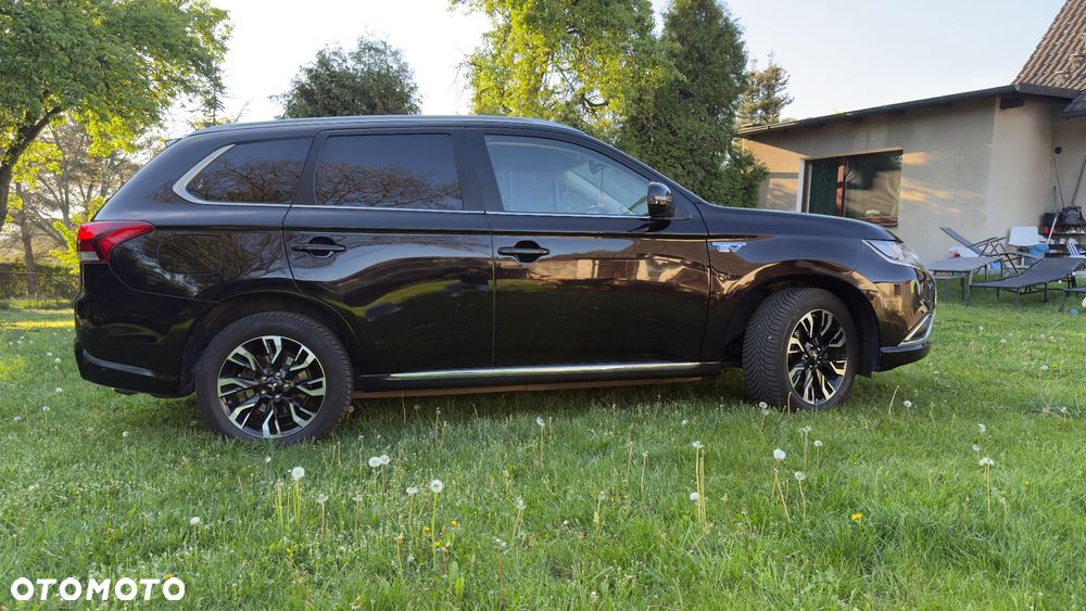 Mitsubishi Outlander 2.0 4WD - 5