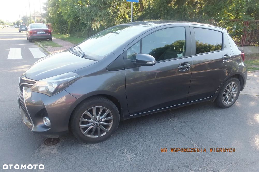 Toyota Yaris 1.33 Premium EU6 - 1