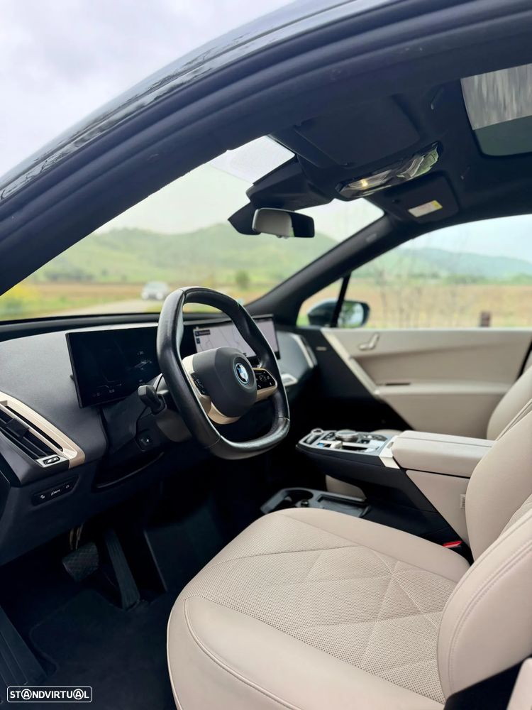 BMW iX xDrive50 - 7