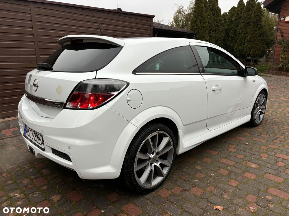 Opel Astra OPC Nürburgring Edition - 34