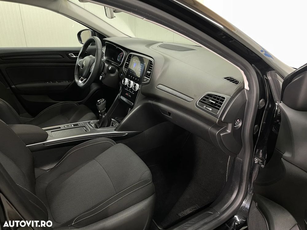 Renault Megane TCe 140 GPF Equilibre - 10
