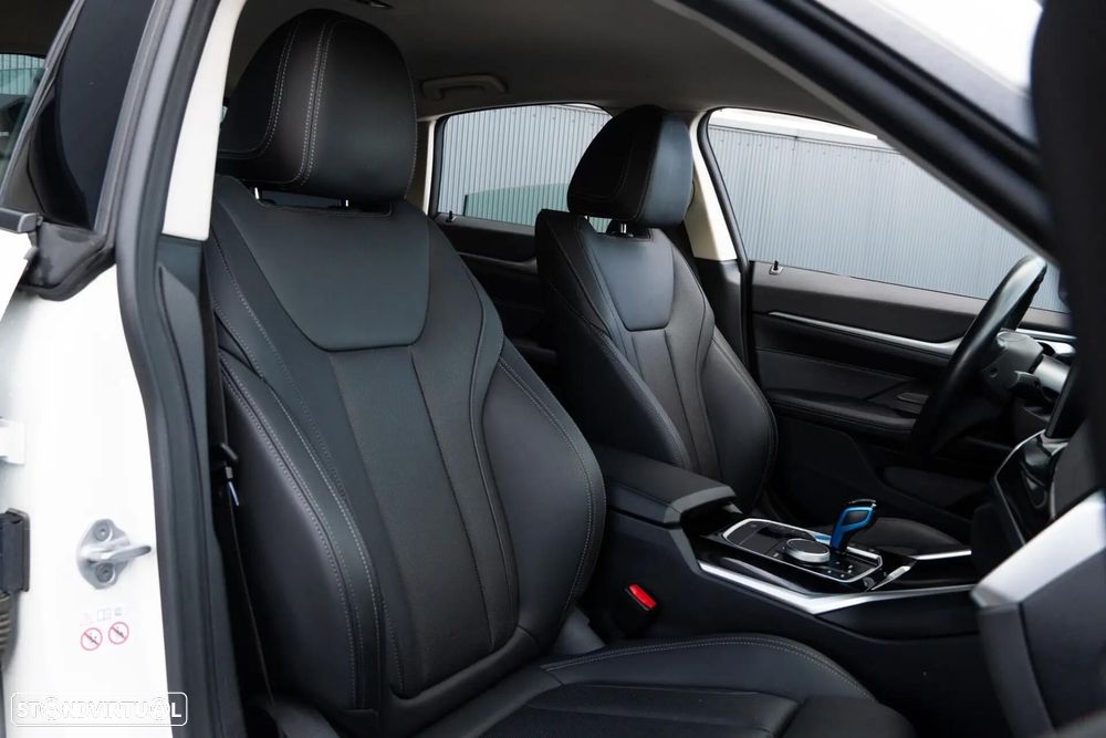 BMW i4 eDrive40 - 43