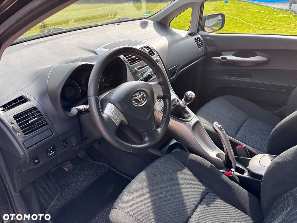 Toyota Auris 1.6 Executive - 13