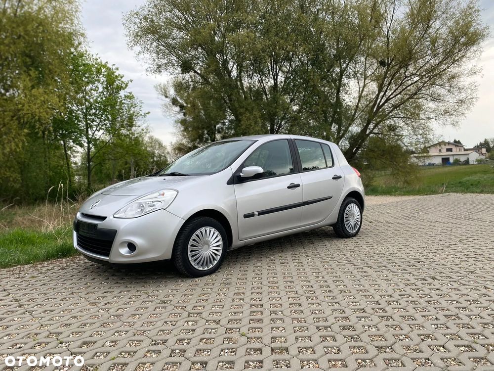 Renault Clio - 9