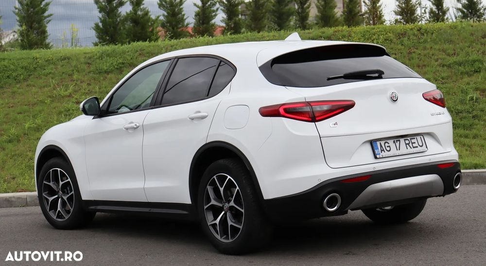 Alfa Romeo Stelvio 2.2 16V AT8-Q4 Executive - 8