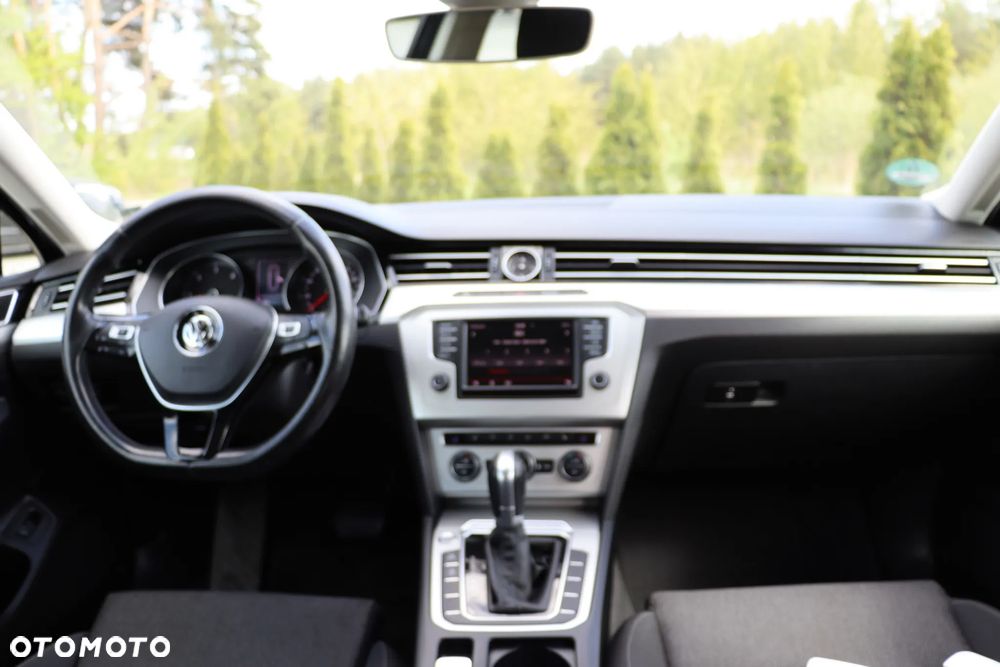 Volkswagen Passat Variant ver-variant-2-0-tdi-scr-dsg-comfortline - 35