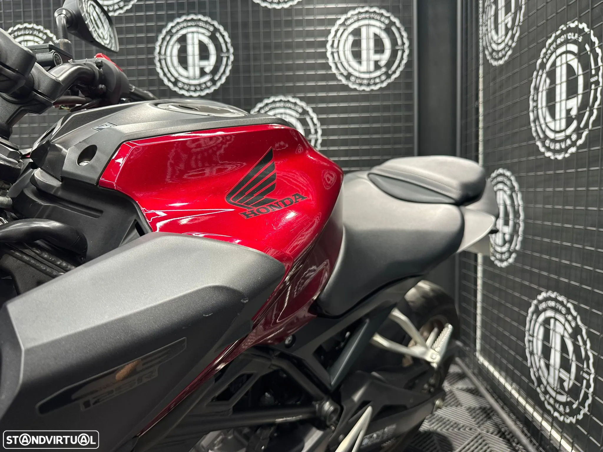 Honda CB 125 R - 4