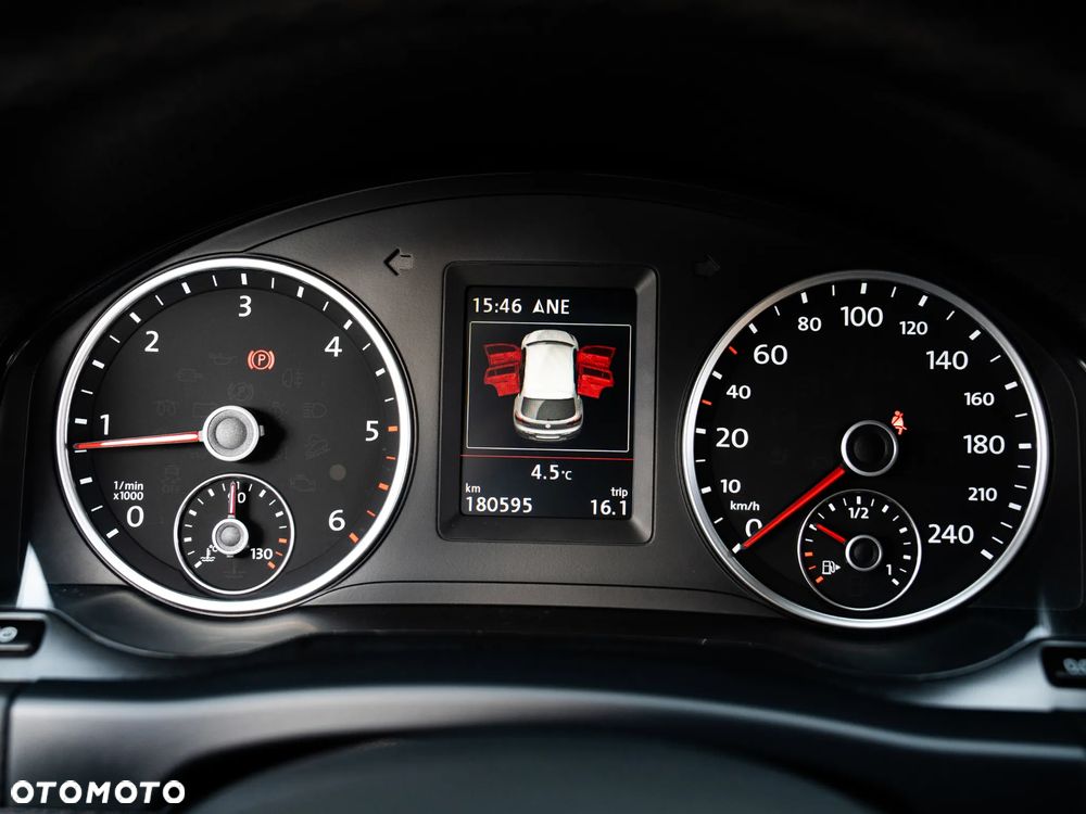 Volkswagen Tiguan 2.0 TDI SCR 4MOTION BlueMotion Technology Lounge Sport & Style - 36