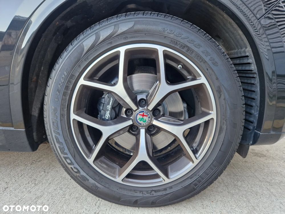 Alfa Romeo Stelvio 2.0 Turbo TI Q4 - 19