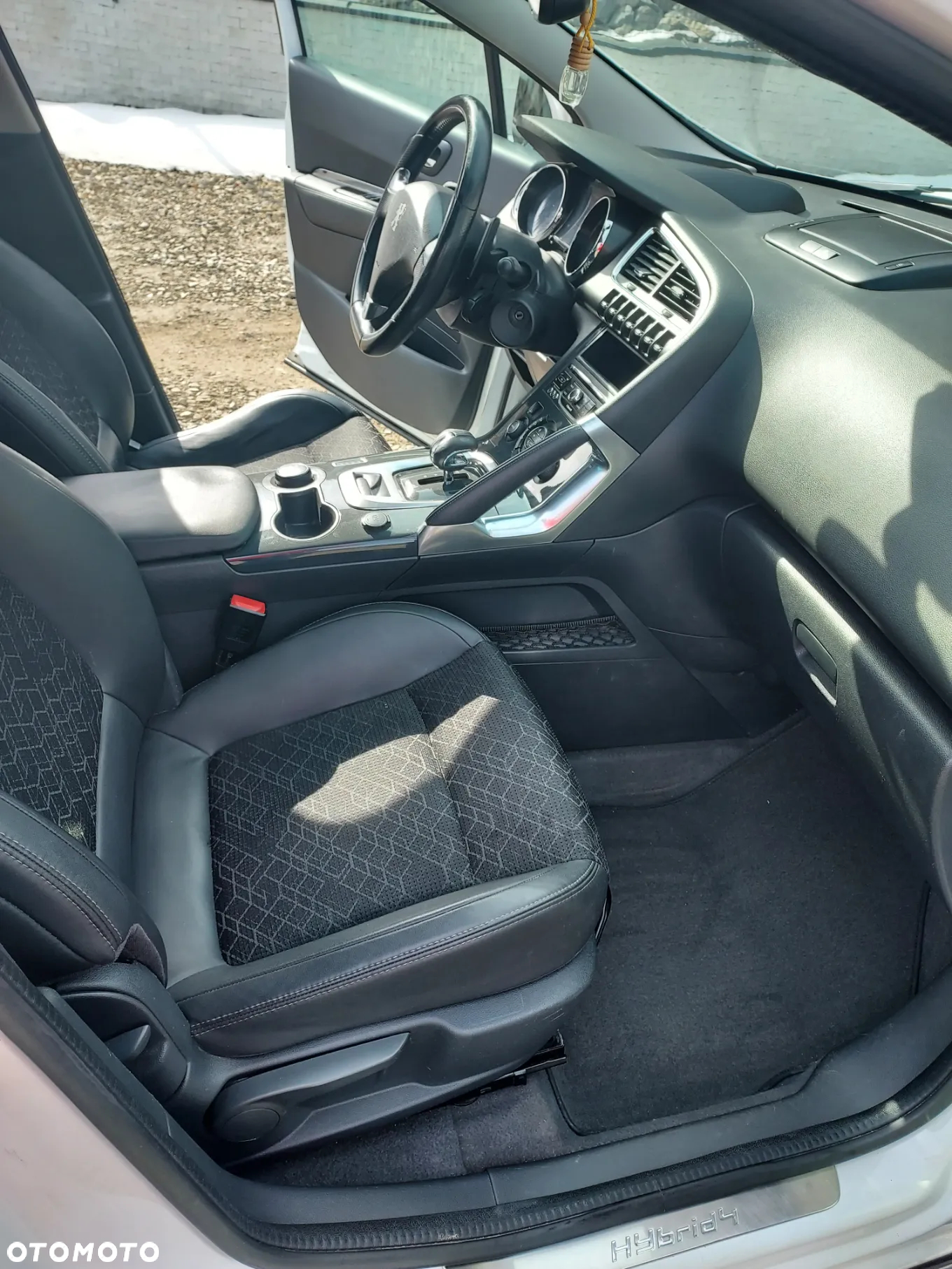 Peugeot 3008 2.0 HDi HYbrid4 - 2