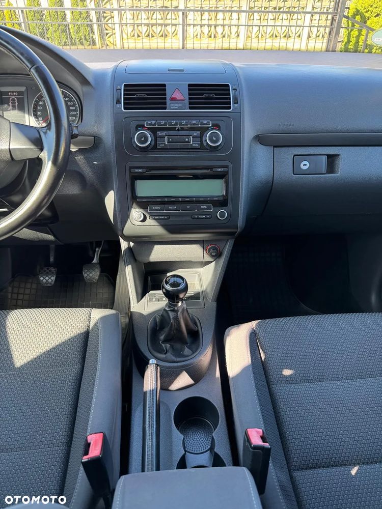 Volkswagen Touran 1.6 TDI DPF BlueMotion Technology Highline - 31