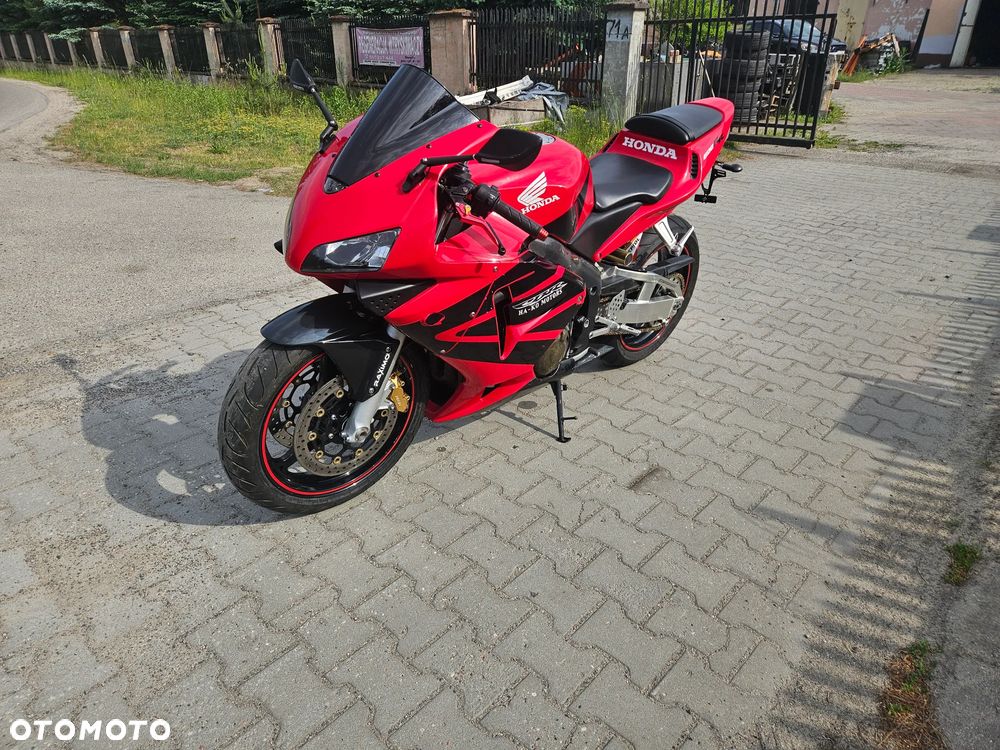 Honda CBR - 1