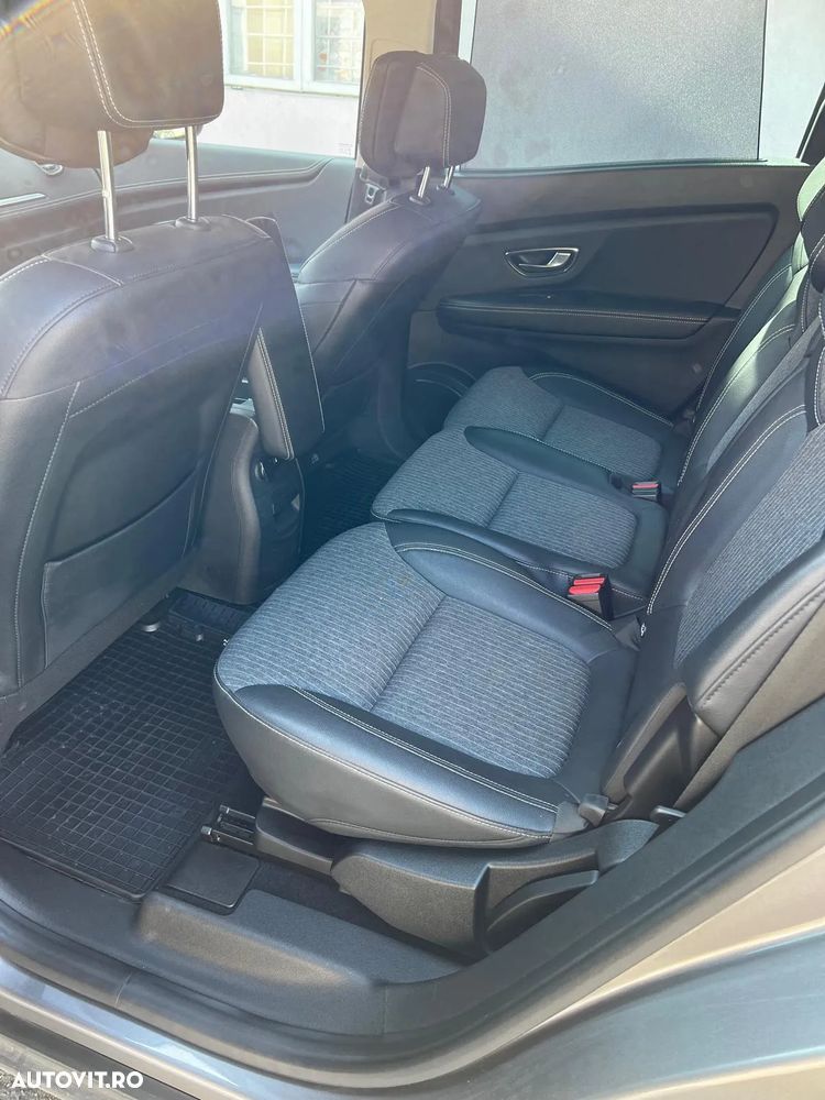 Renault Grand Scenic - 16