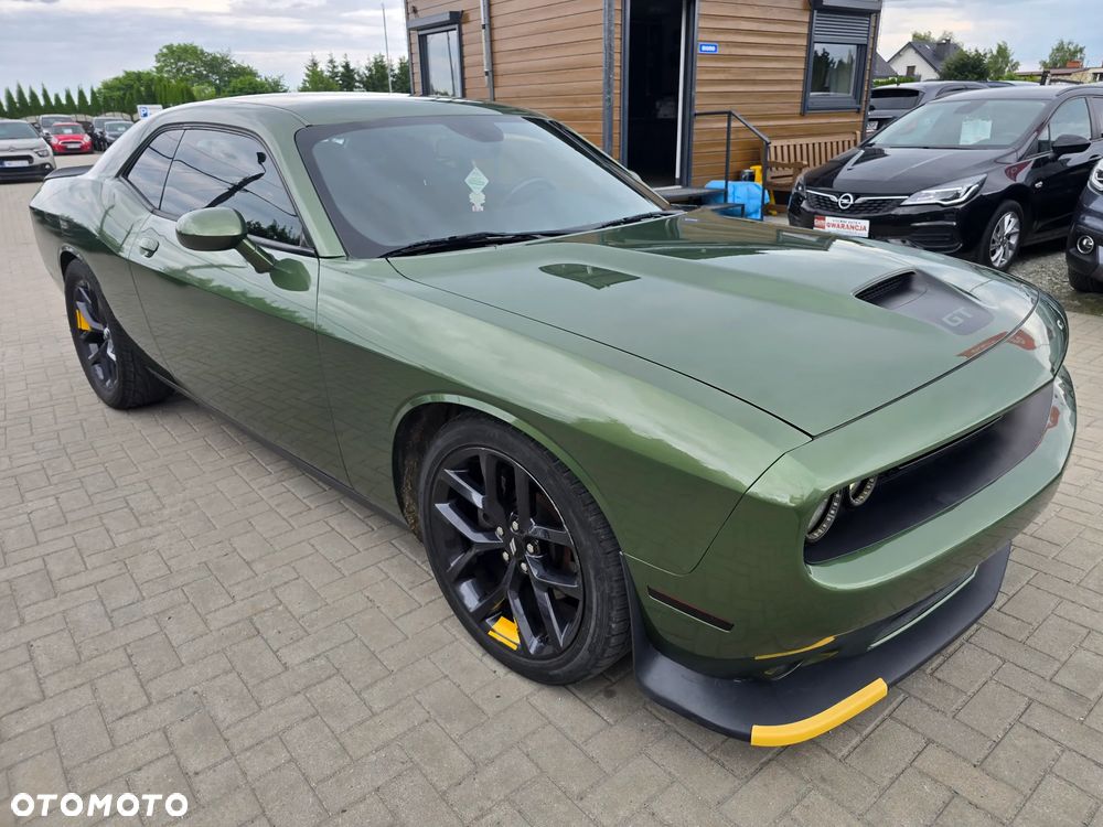 Dodge Challenger - 2