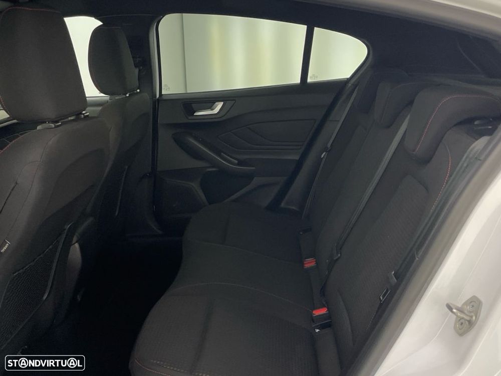 Ford Focus 1.0 EcoBoost MHEV ST-Line - 12