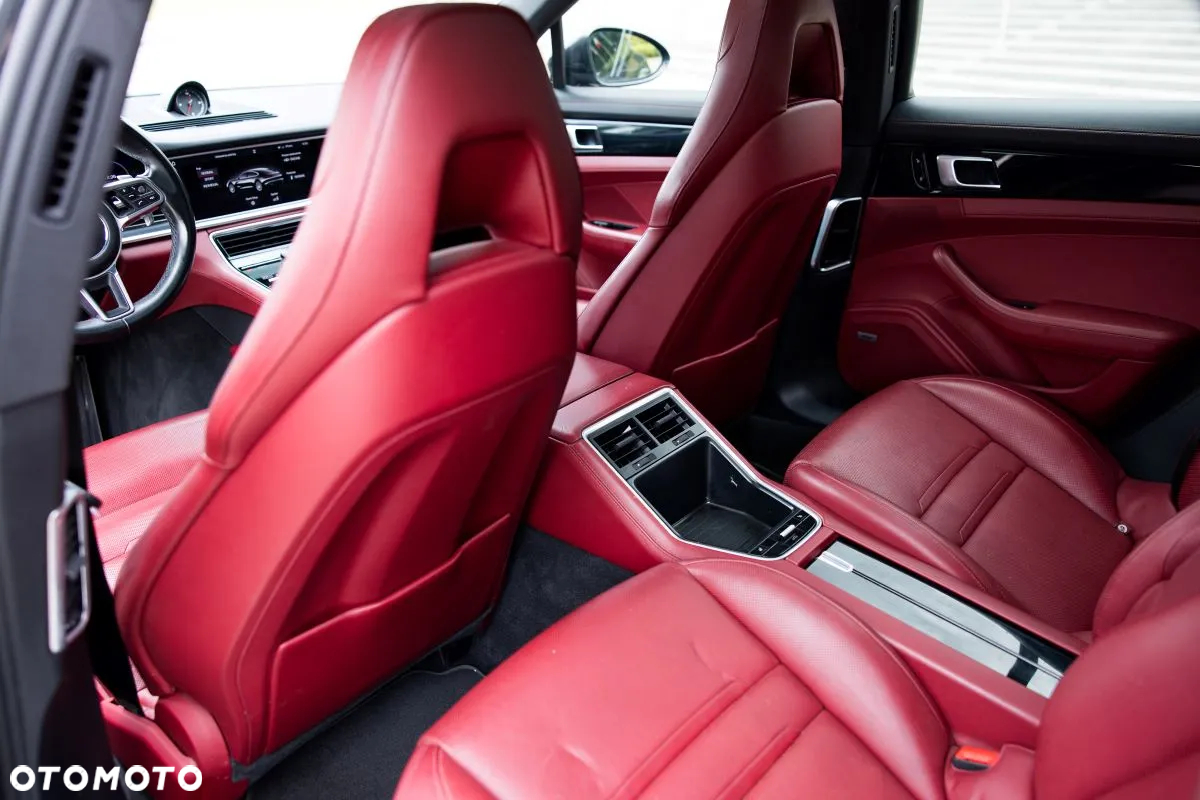 Porsche Panamera 4S - 40