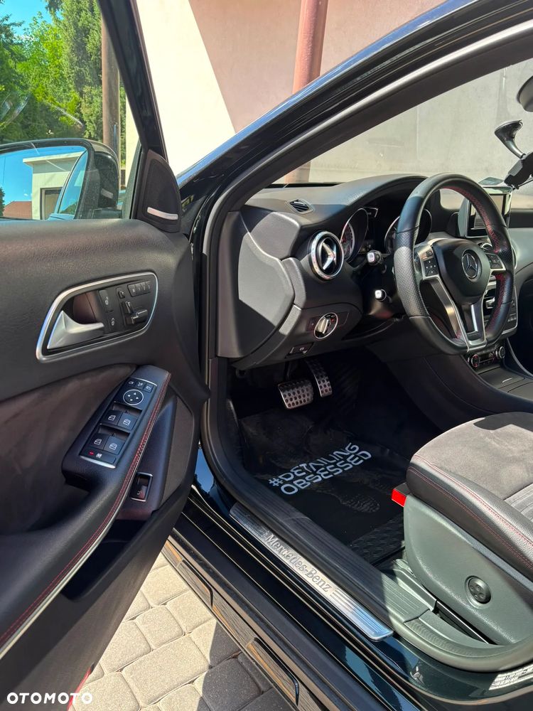 Mercedes-Benz GLA 250 4-Matic - 12