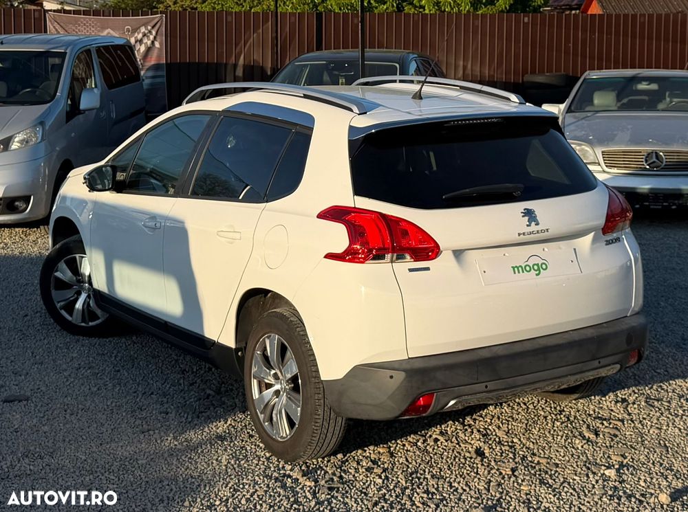 Peugeot 2008 1.2 PureTech Turbo Allure - 4