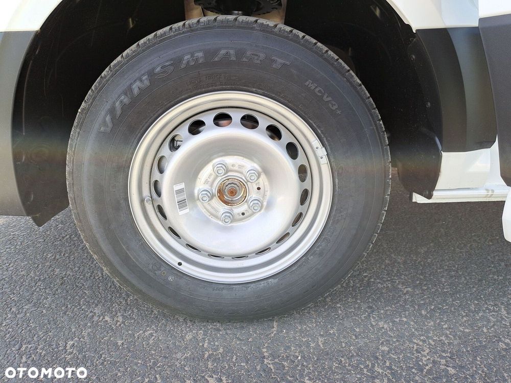 Volkswagen Crafter 35 furgon 140KM 3640 - 19