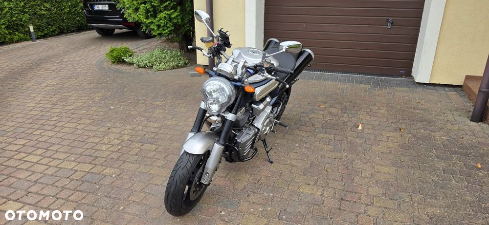 Yamaha MT - 4