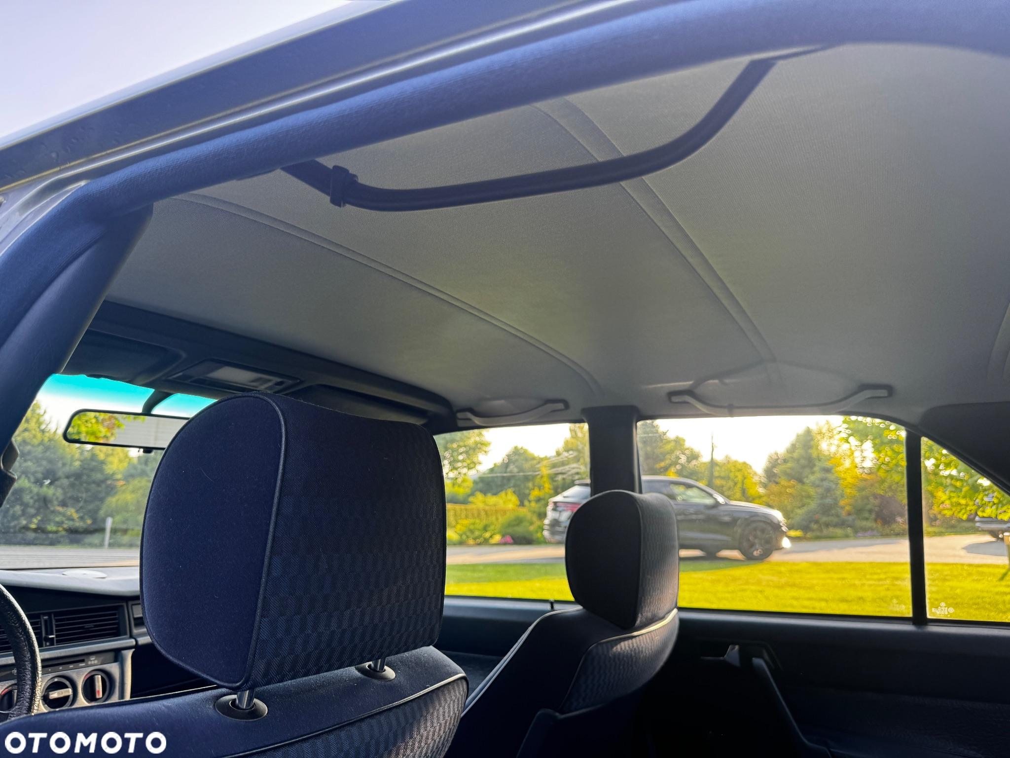 Mercedes-Benz W201 (190) - 12