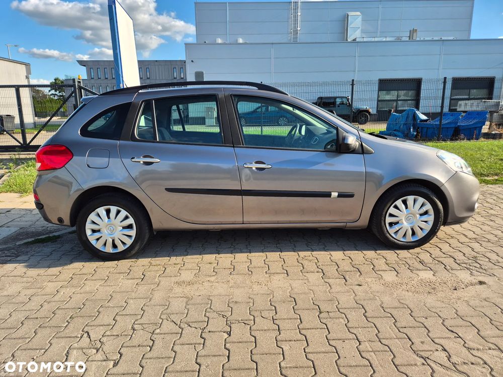Renault Clio - 11