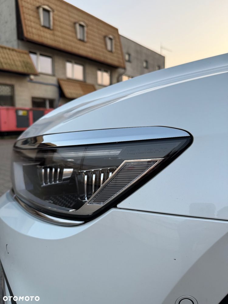 Volkswagen Passat Variant 2.0 TDI SCR DSG Elegance - 11