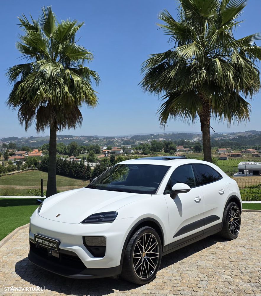 Porsche Macan Electric - 11