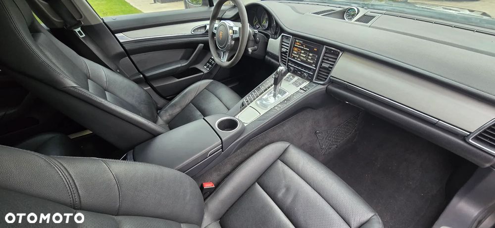 Porsche Panamera 4S PDK - 17