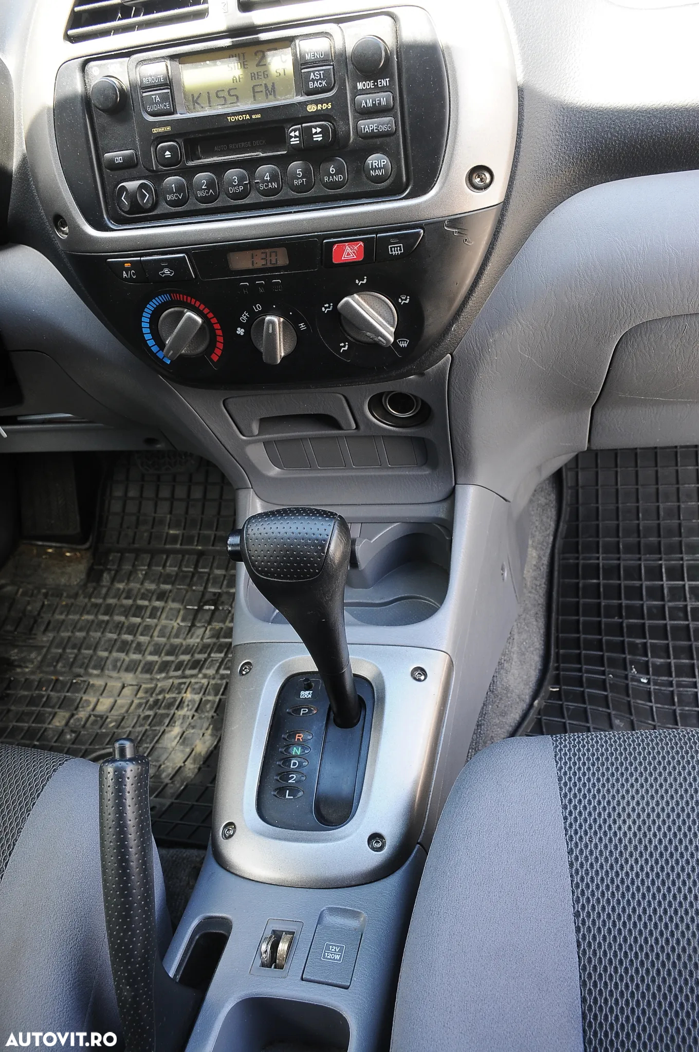 Toyota RAV4 2.0 Aut Sol - 10
